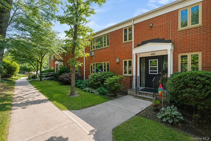 685 Hillside #D, White Plains, NY 10603 - #3