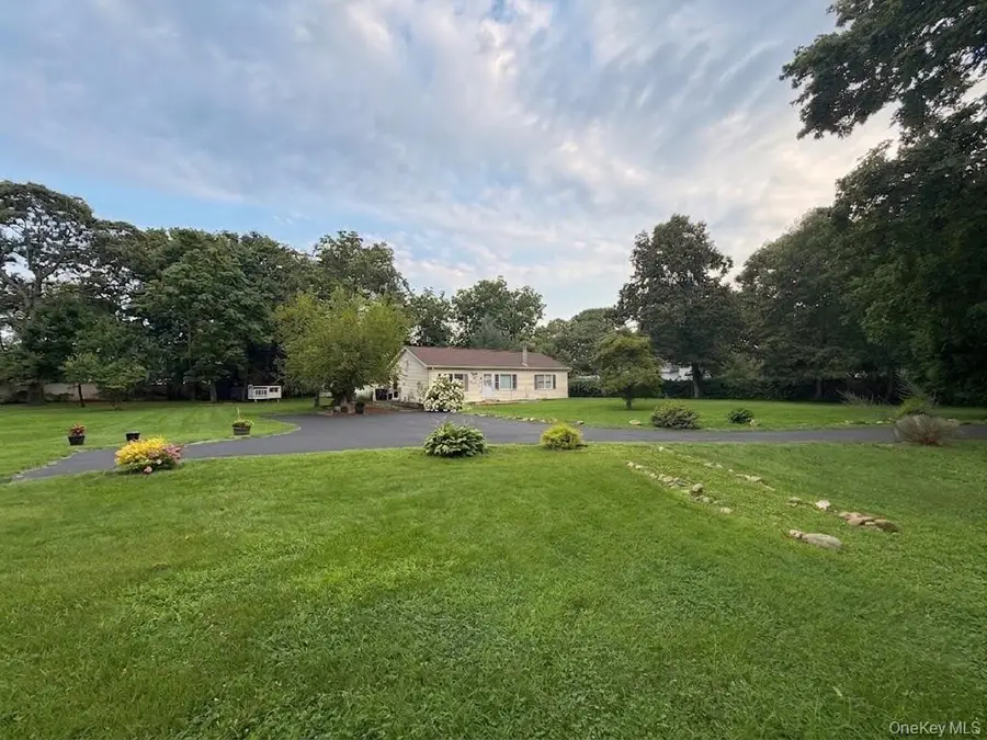72 Locust Avenue, Oakdale, NY 11769 - #3