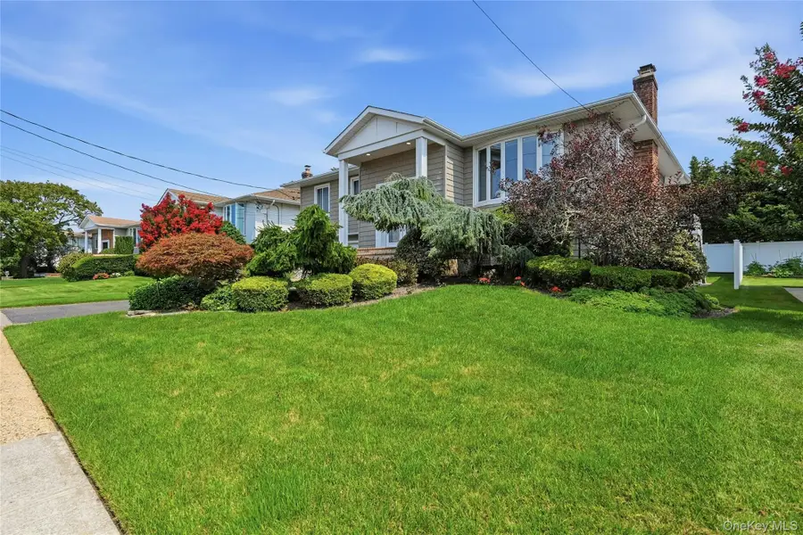 3165 Clubhouse Road, Merrick, NY 11566 - #3