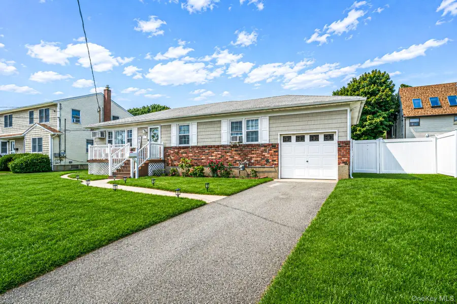 1028 Herzel Boulevard, West Babylon, NY 11704 - #2