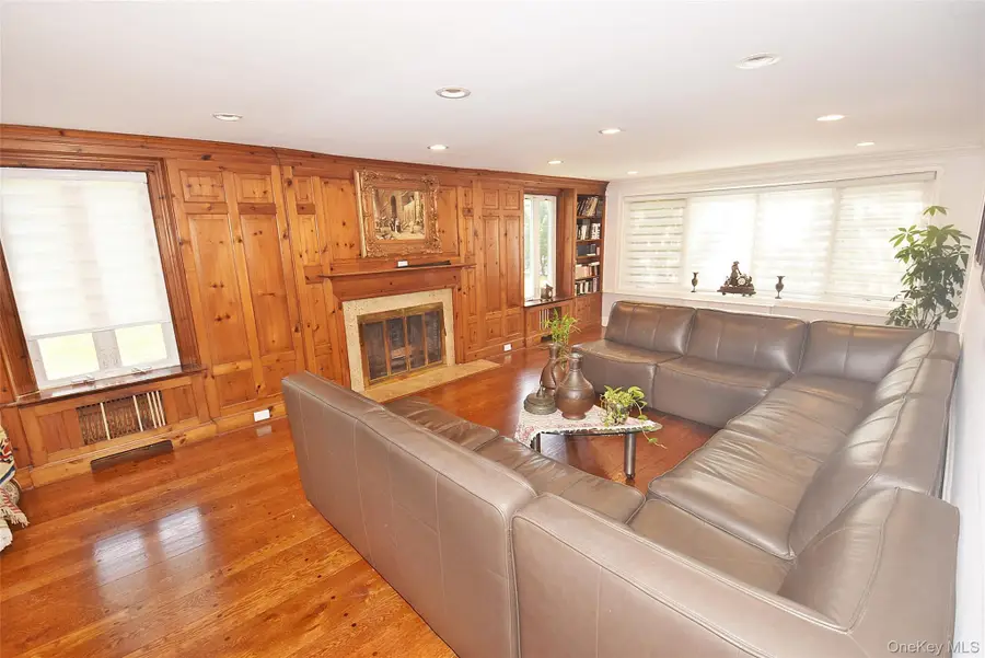 25 Old Mill Road, Great Neck, NY 11023 - #3