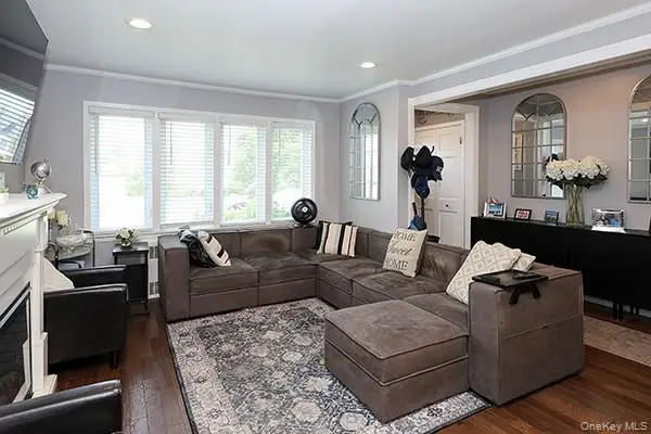 208 N Walnut Street, Massapequa, NY 11758 - #2