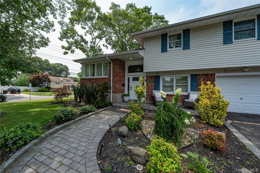 9 Carole Lane, East Islip, NY 11730 - #3