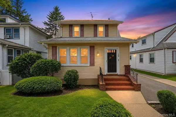 139 N 11th Street, New Hyde Park, NY 11040