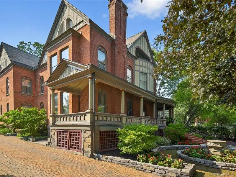 605 N. Broadway, Saratoga Springs, NY 12866 - #1
