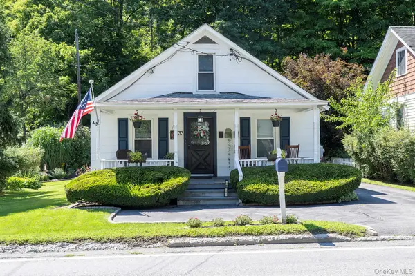 33 North Avenue, Pleasant Valley, NY 12569