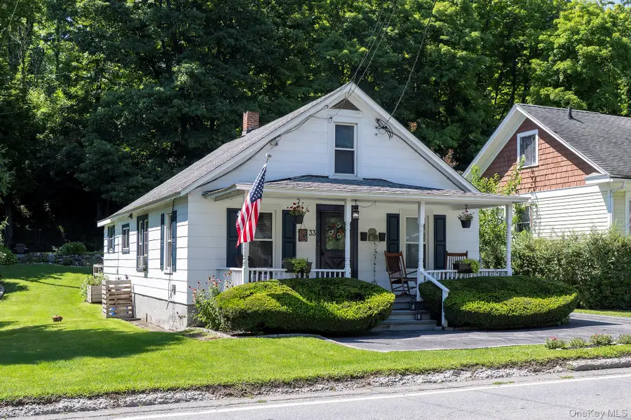 33 North Avenue, Pleasant Valley, NY 12569 - #2