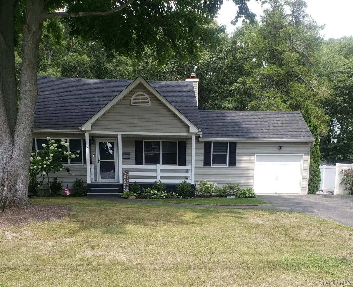 9 Runyon Street, Bay Shore, NY 11706 - #1