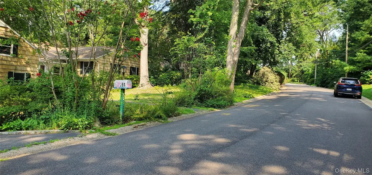 51 The Hemlocks Roslyn Estates, Roslyn, NY 11576 - #1