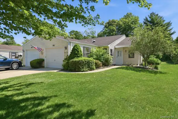90 Knolls Drive, Stony Brook, NY 11790