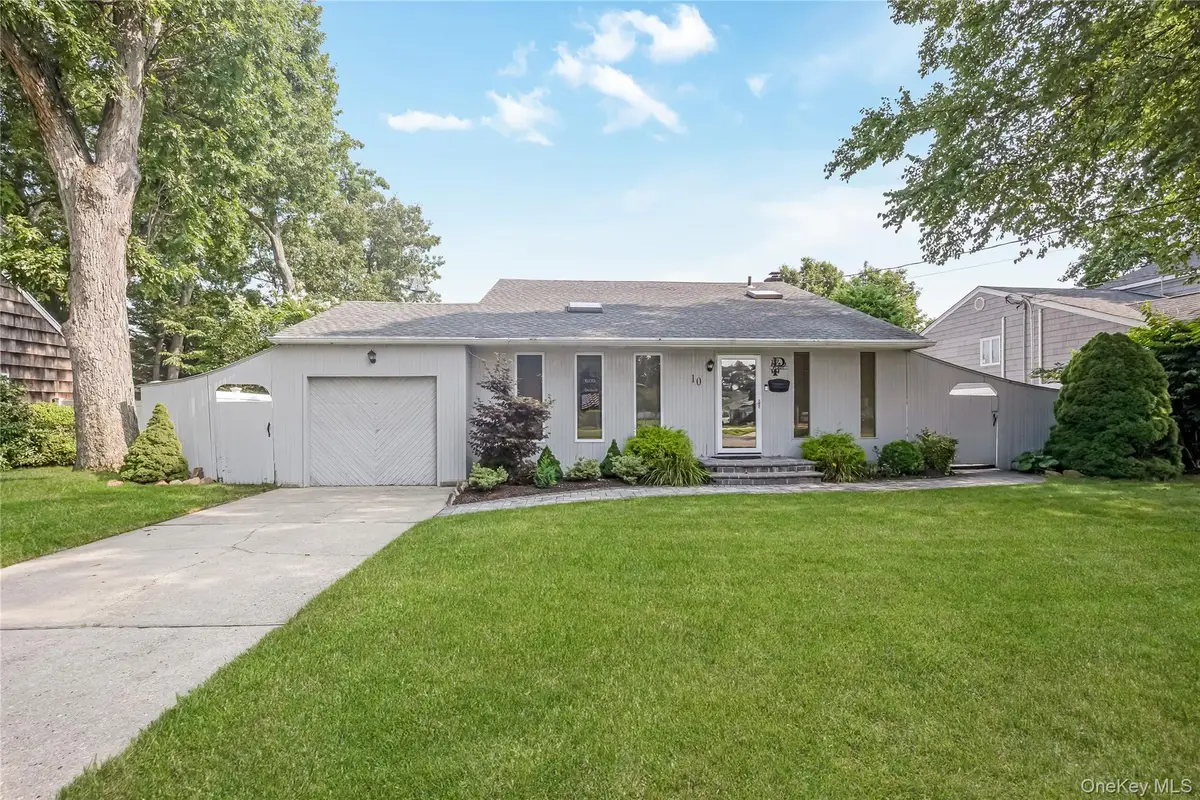 10 Larkin Street, Farmingdale, NY 11735 - #1