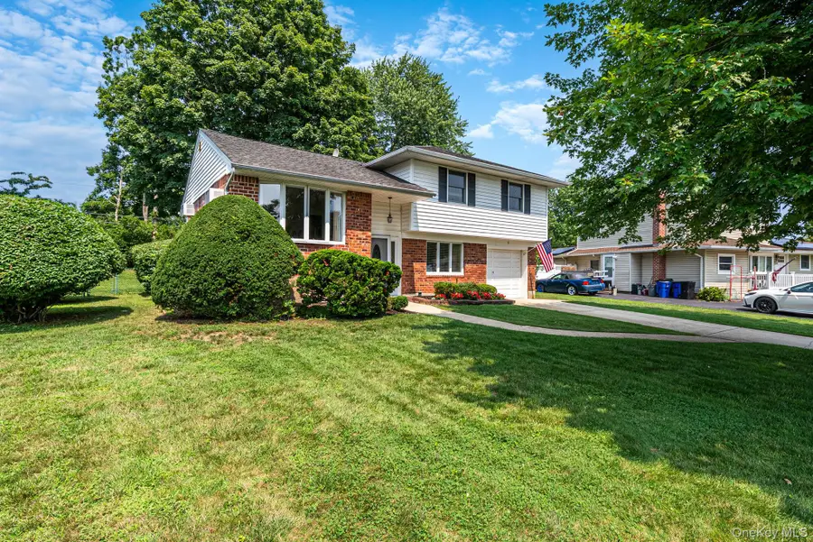 6 Keswick Drive, East Islip, NY 11730 - #2