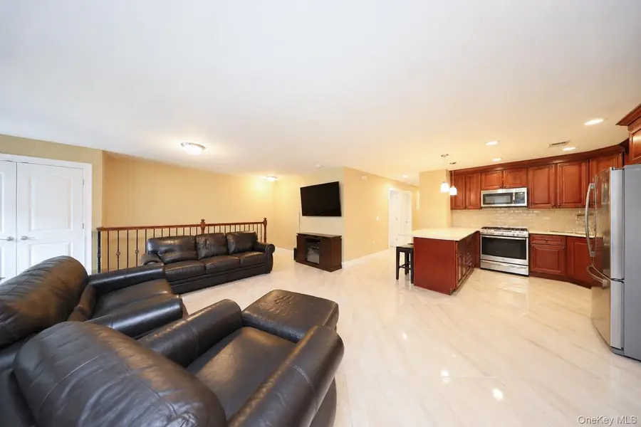 23 Wiltshire Ln, Staten Island, NY 10309 - #3