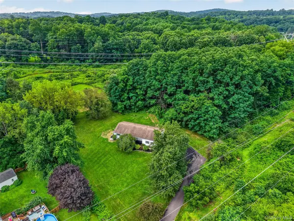 1 Christopher Way, Marlboro, NY 12542