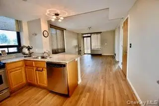 11624 Grosvenor Lane #4D, Kew Gardens, NY 11418
