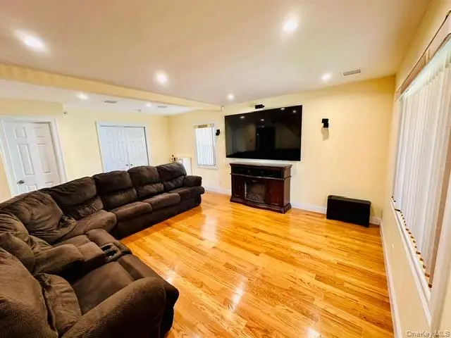 626 Wyngate Drive W, Valley Stream, NY 11580 - #3