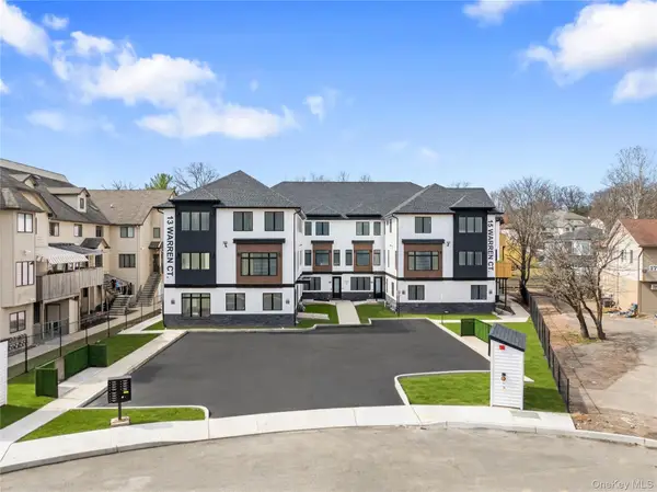 13 Warren Court #102, Monsey, NY 10952