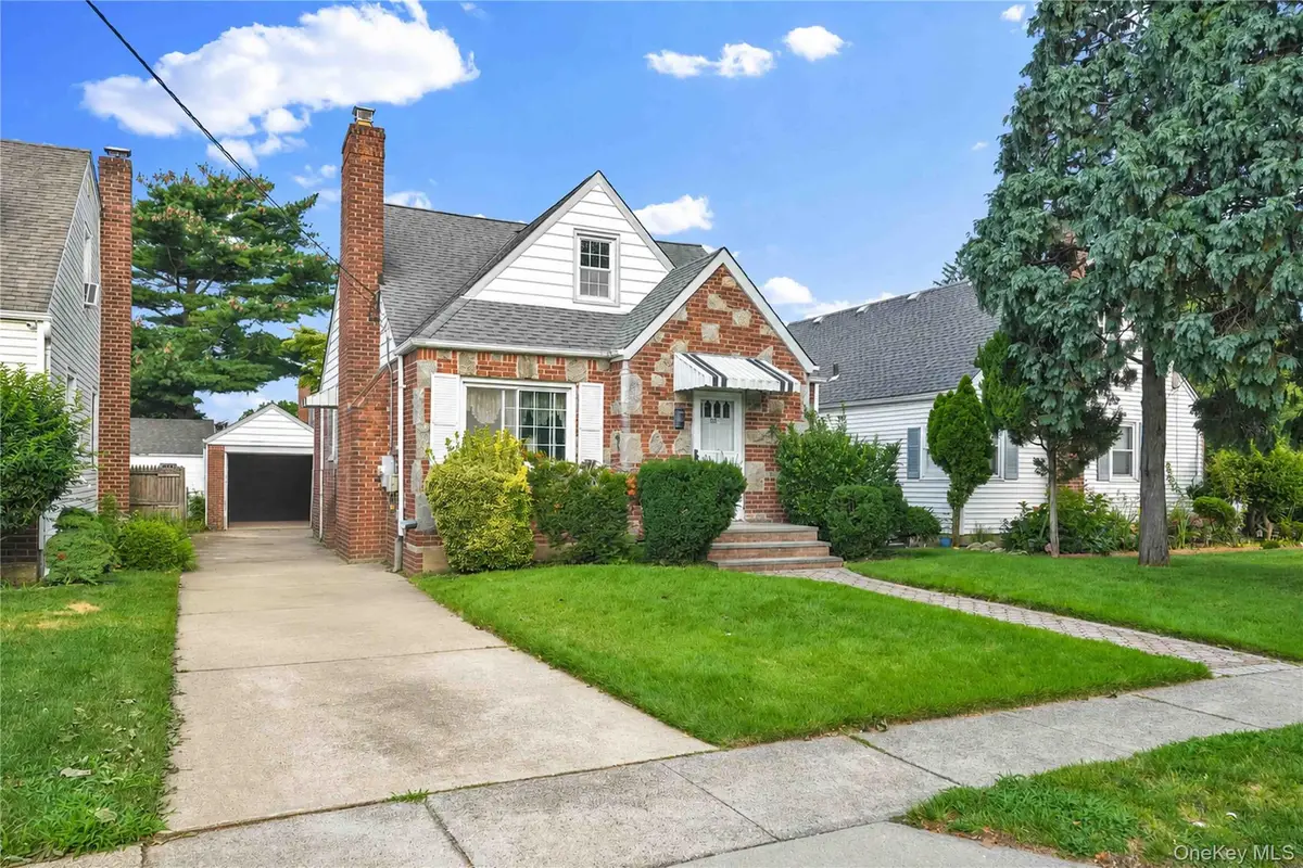 35 Mayfair Avenue, West Hempstead, NY 11552 - #1