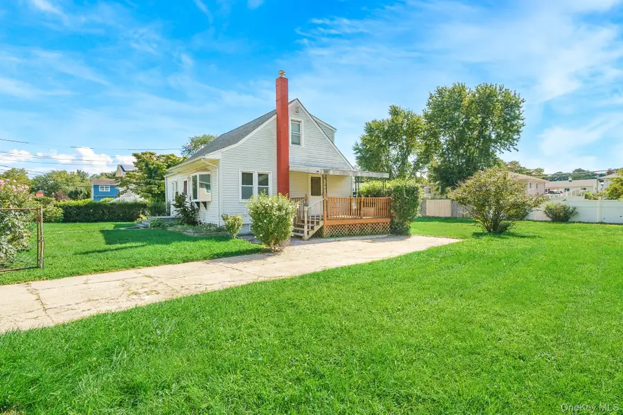 214 Root Avenue, Central Islip, NY 11722 - #3