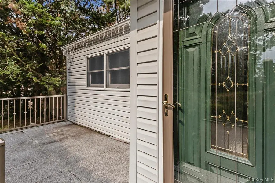 1091 Westminster Avenue, Dix Hills, NY 11746 - #3