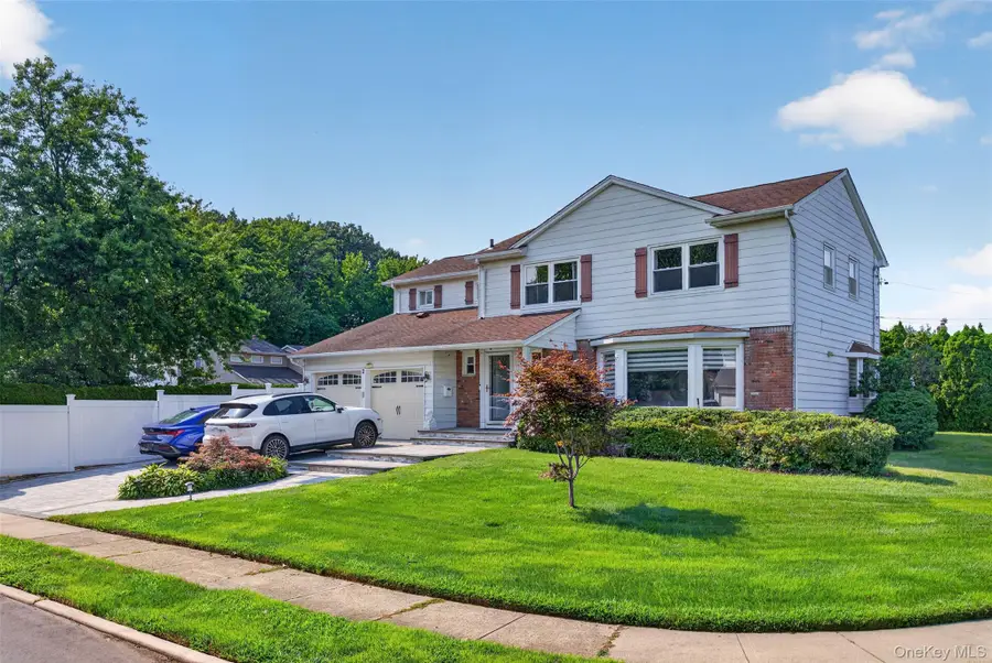 2 Foxhurst Court, Manhasset Hills, NY 11040 - #2