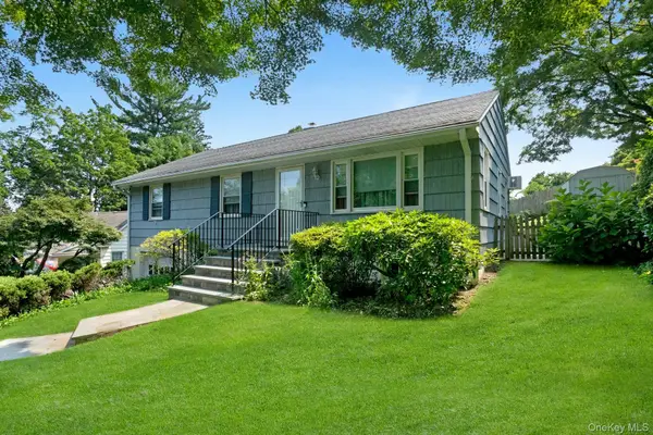 874 Linda Avenue, Thornwood, NY 10594