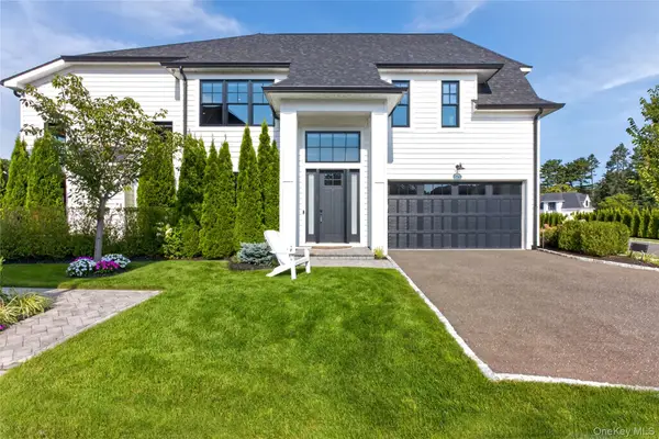 78 Three Ponds Lane E, Woodbury, NY 11797