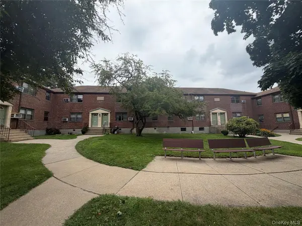 57-48 246th Crescent #C8, Little Neck, NY 11362