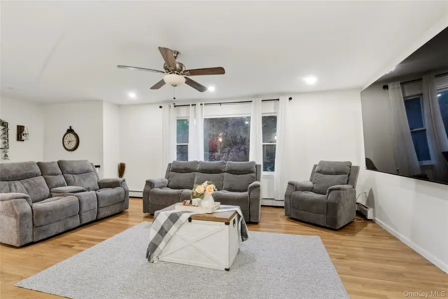 15 Guernsey Drive, New Windsor, NY 12553 - #3