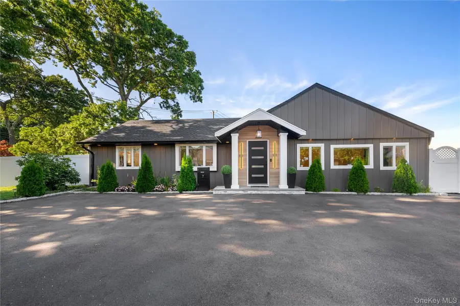 7 Tyrconnell Avenue, Massapequa Park, NY 11762 - #2
