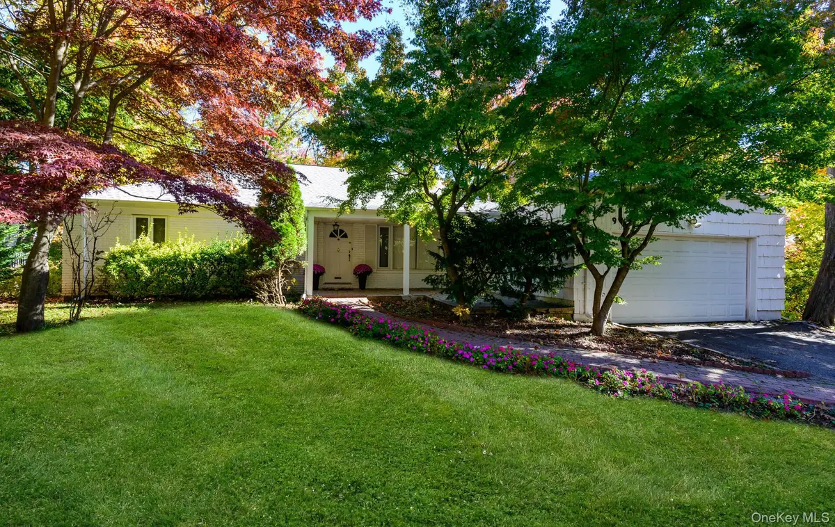 9 Wimbleton Lane, Great Neck, NY 11023 - #1