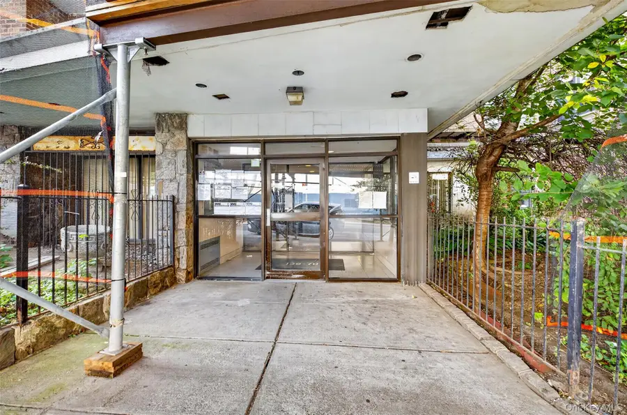138-70 Elder Avenue #3L, Flushing, NY 11355 - #2