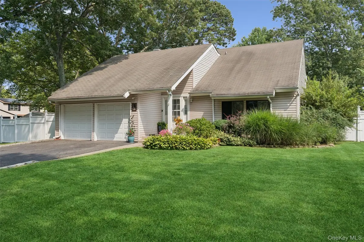 27 Sugarbush Lane, Coram, NY 11727 - #1