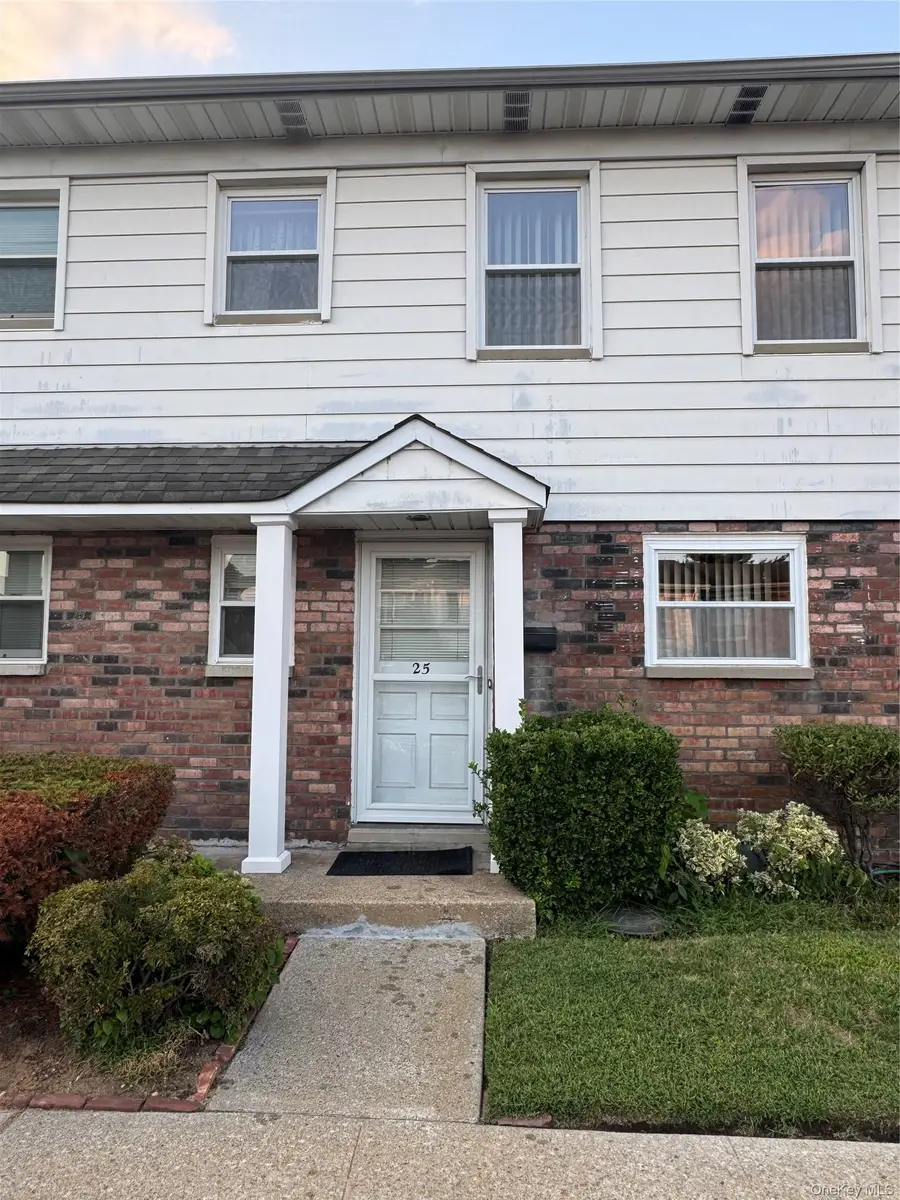 1030 Franklin Avenue #25, Valley Stream, NY 11580 - #2