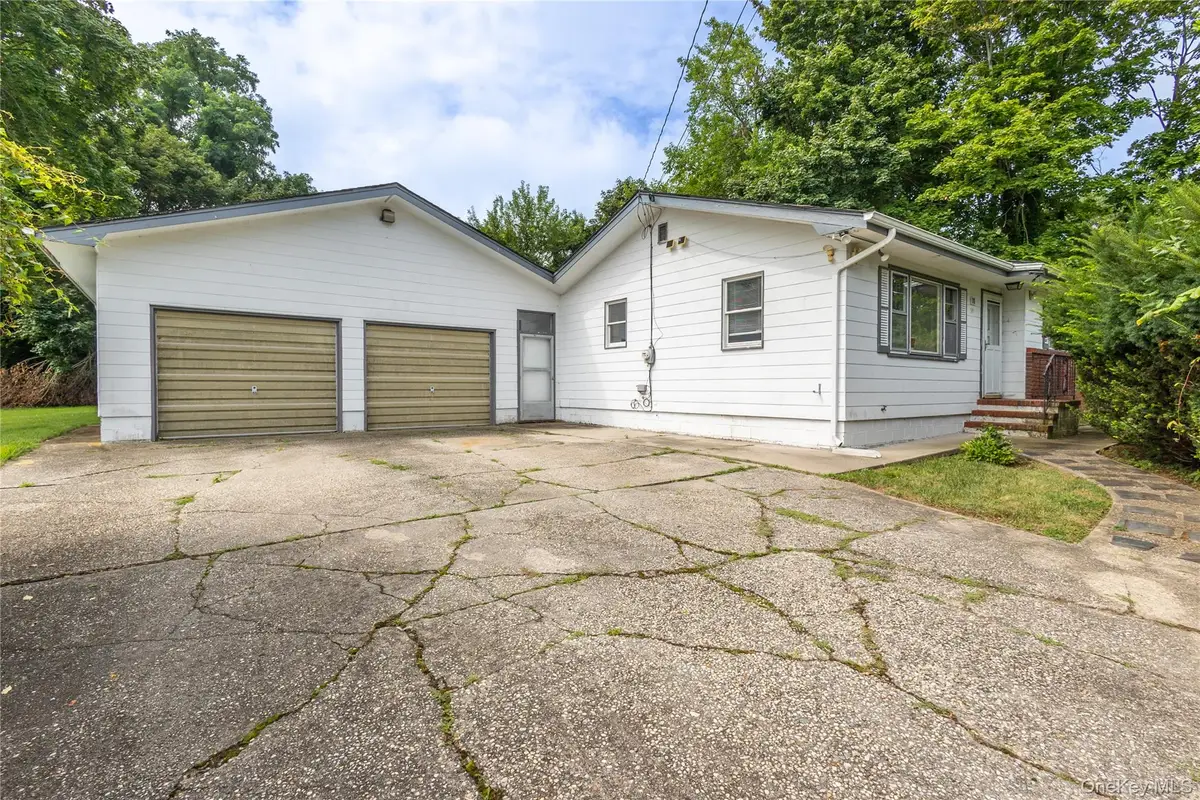 38 Sams Path, Rocky Point, NY 11778 - #1