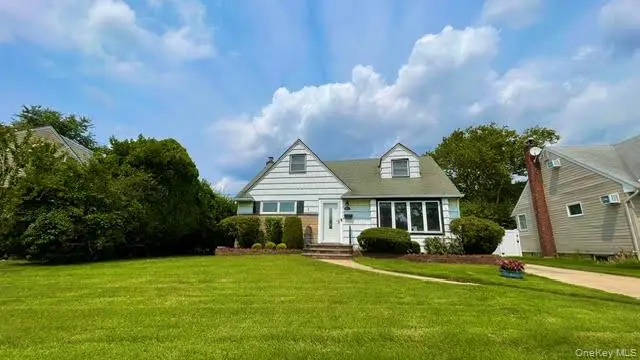 860 Helene Street, Wantagh, NY 11793 - #2