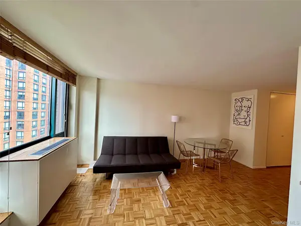 1 Irving Place #U17H, New York (Manhattan), NY 10003