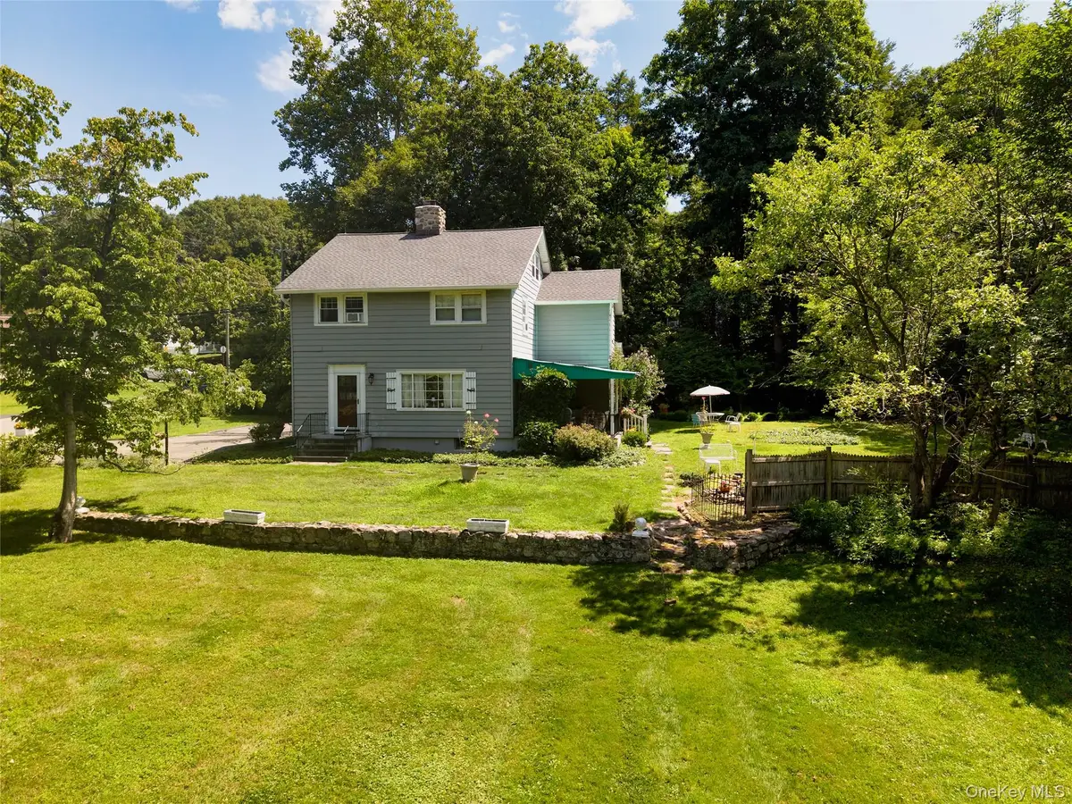 6 Laurel Road, Sloatsburg, NY 10974 - #1