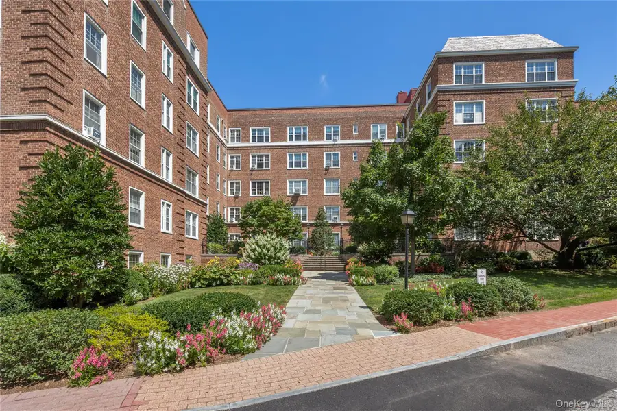 8 Midland Gardens #3i, Bronxville, NY 10708 - #2