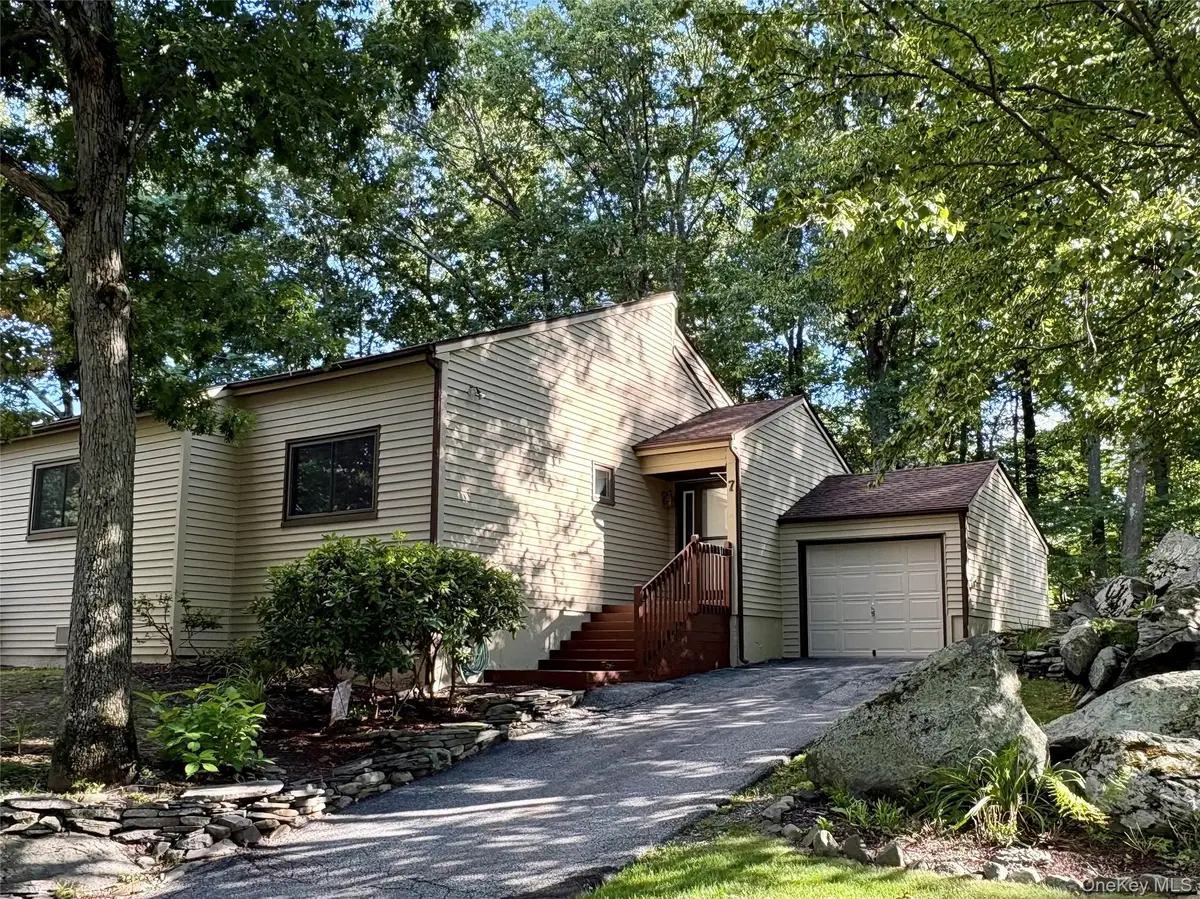 7 Ironwood Drive, Highland Mills, NY 10930 - #1