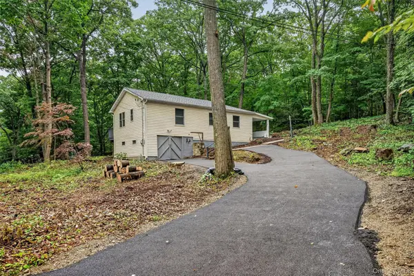 15 Arcadian Trail, Monroe, NY 10950