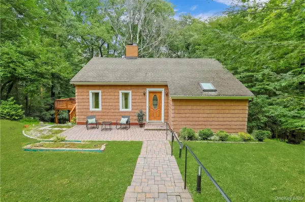 10 Highclere Lane, Valhalla, NY 10595