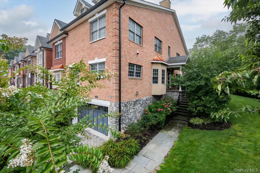 9 The Preserve #9, Woodbury, NY 11797 - #2