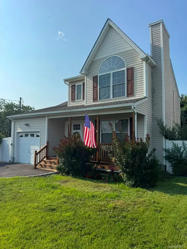 39 Seymour Drive, Shirley, NY 11967