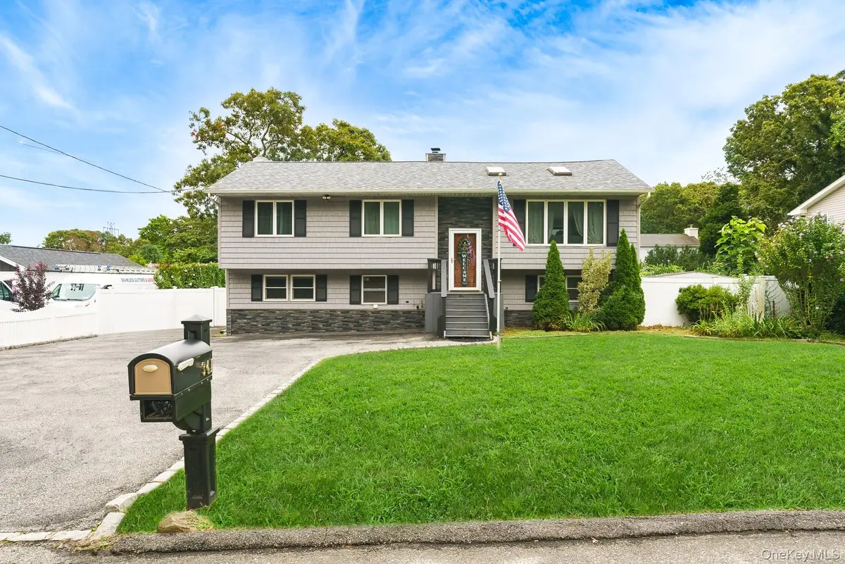 341 Avenue B, Ronkonkoma, NY 11779 - #1