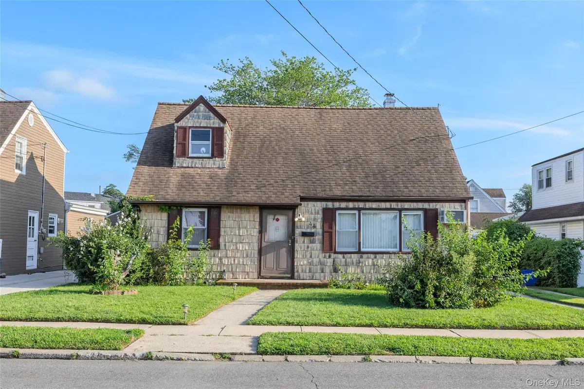 44 Pine Lane, Valley Stream, NY 11581 - #1