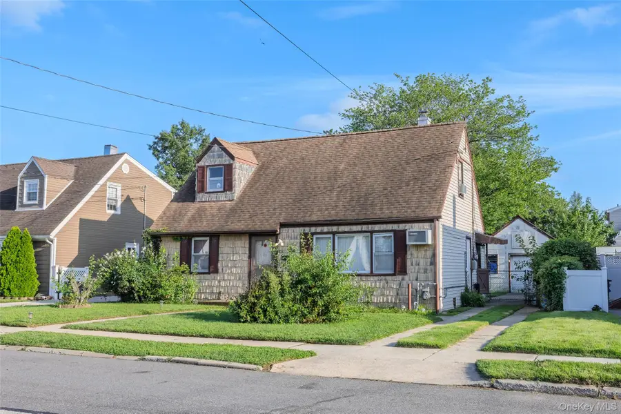 44 Pine Lane, Valley Stream, NY 11581 - #2