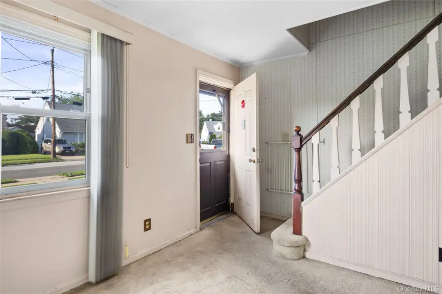 44 Pine Lane, Valley Stream, NY 11581 - #3