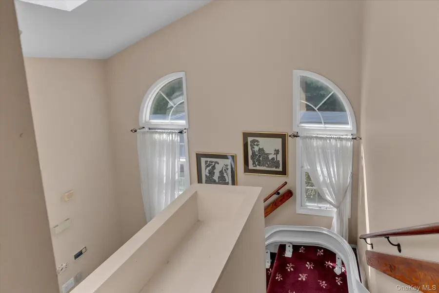 11 Lakebridge Drive S, Kings Park, NY 11754 - #2