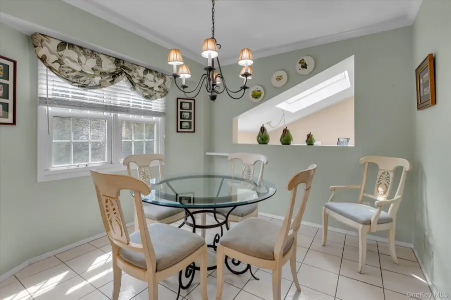 11 Lakebridge Drive S, Kings Park, NY 11754 - #3